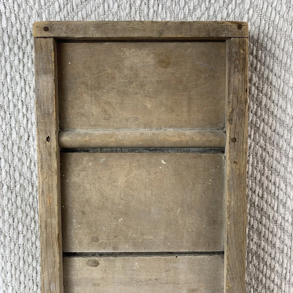 Vintage Washboard Wooden Laundry Farmhouse Wall Hanger Decor Possibly Antique?‎